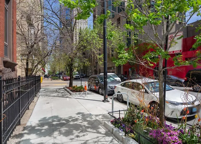 River North Jr 1br W Game Nr L Chi-971 * Chicago