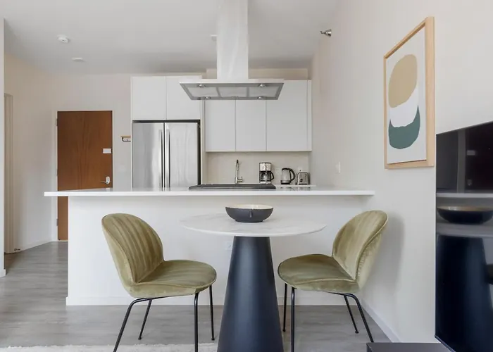 River North Jr 1br W Game Nr L Chi-971 Chicago