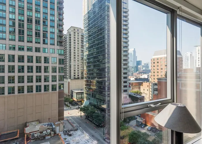 River North Jr 1br W Game Nr L Chi-971 Chicago
