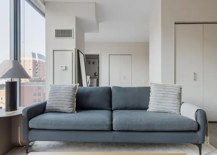Apartment River North Jr 1br W Game Nr L Chi-971