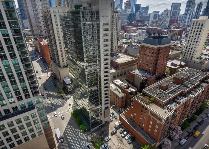 River North Jr 1br W Game Nr L Chi-971 * Chicago