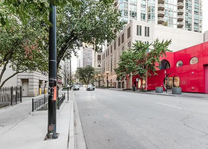 River North Jr 1br W Game Nr L Chi-971 *